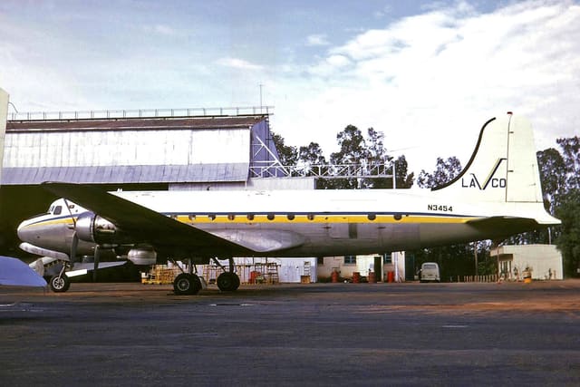 N3454 - Twin-engine aircraft