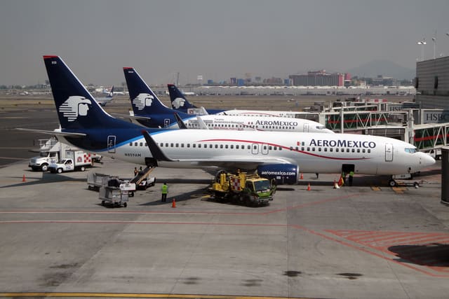 N859AM - Twin-engine aircraft