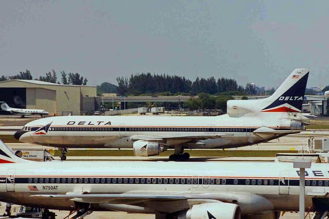 N1738D - Lockheed