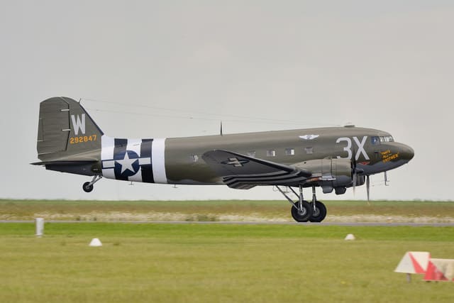 N47TB - Douglas