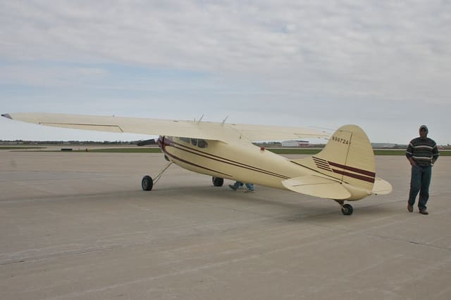 N9872A - Single-engine aircraft