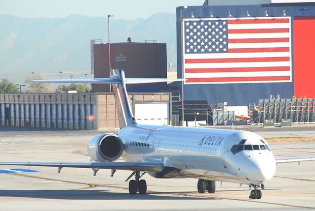 N928DN - Douglas