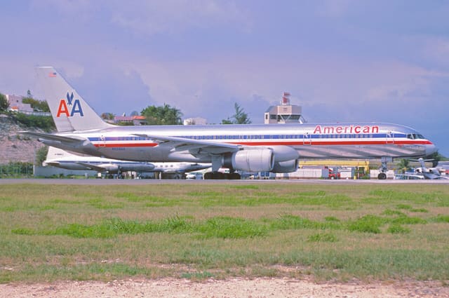 N658AA - Aircraft
