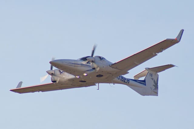 N316ER - Diamond