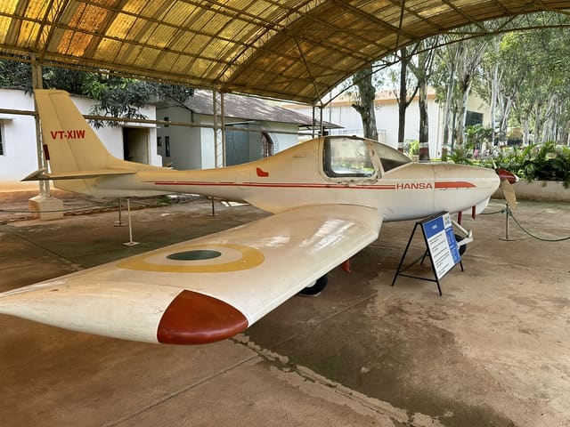 VT-XIW - Single-engine aircraft