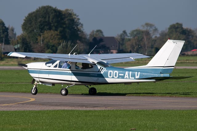 OO-ALW - Cessna