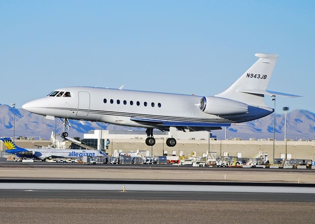 N943JB - Business jet