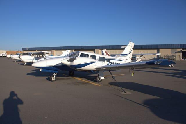 N908KS - Twin-engine aircraft