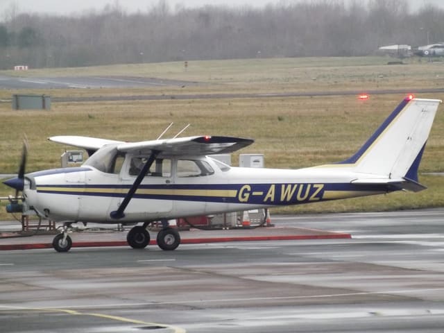 G-AWUZ - Cessna