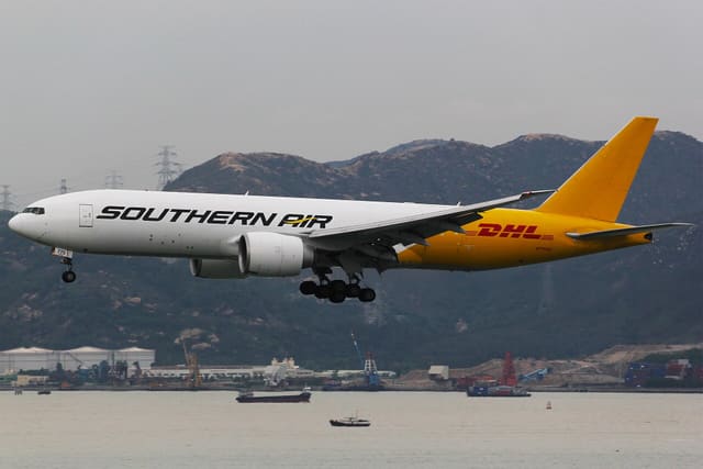 N775SA - Twin-engine aircraft