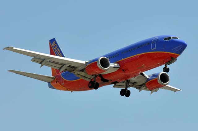 N345SA - Twin-engine aircraft