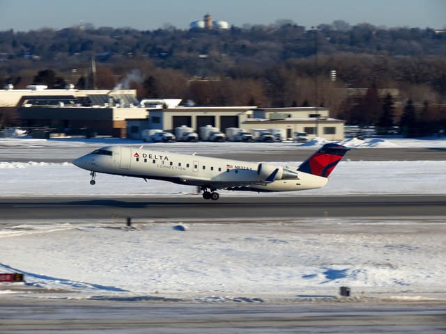 N832AY - Bombardier
