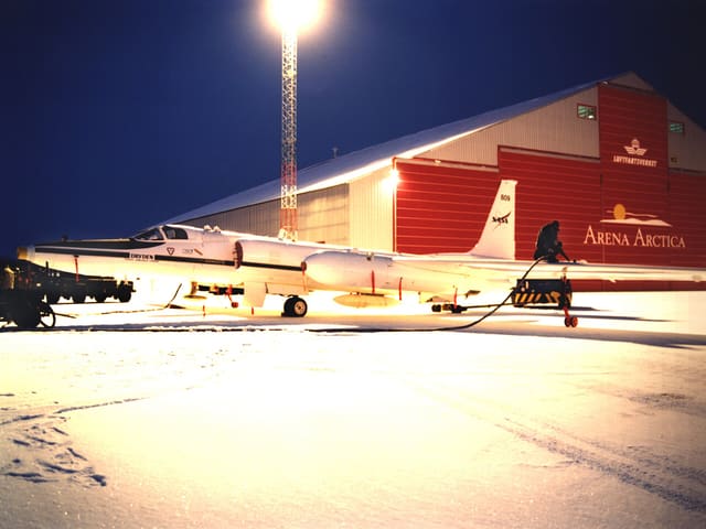 N809NA - Business jet