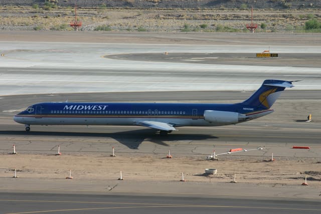 N810ME - Douglas