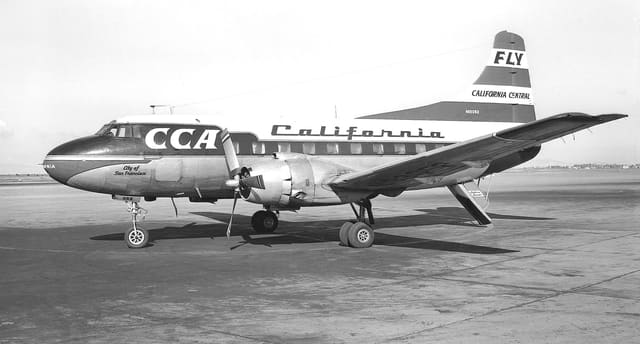 N93052 - Twin-engine aircraft