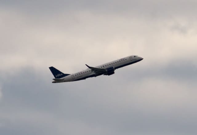 N178JB - Embraer