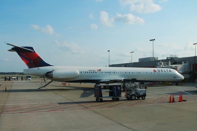 N977DL - Aircraft