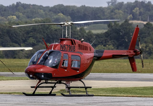 N67908 - Helicopter
