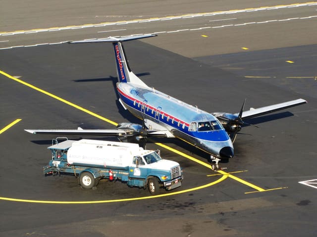 N271YV - Embraer