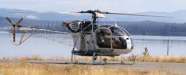 N230US - Helicopter