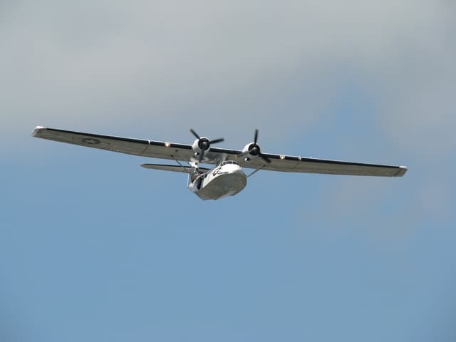  - Twin-engine aircraft
