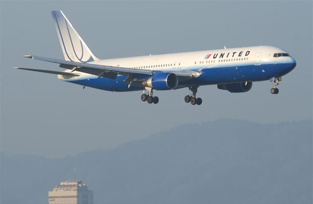 N651UA - Boeing