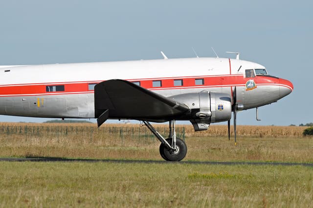 N49AG - Douglas