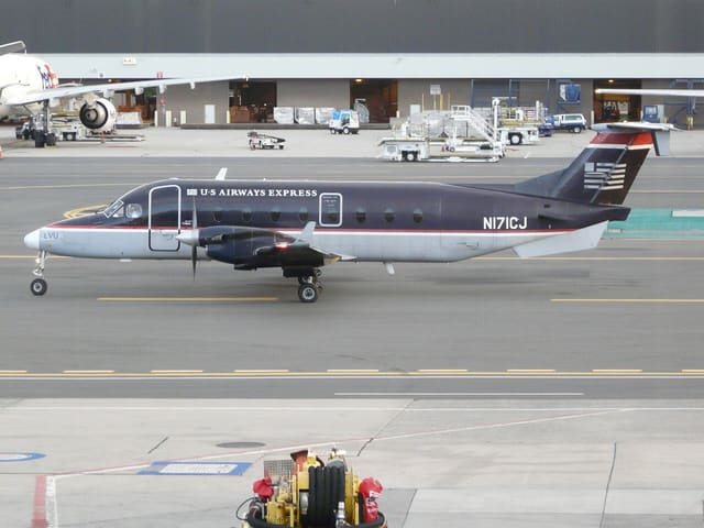N171CJ - Twin-engine aircraft