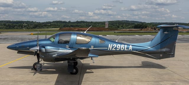 N296LA - Diamond