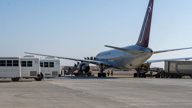 N207AX - Twin-engine aircraft