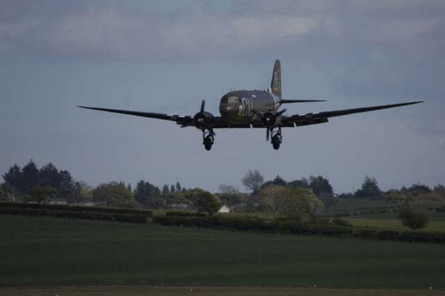 N45366 - Twin-engine aircraft