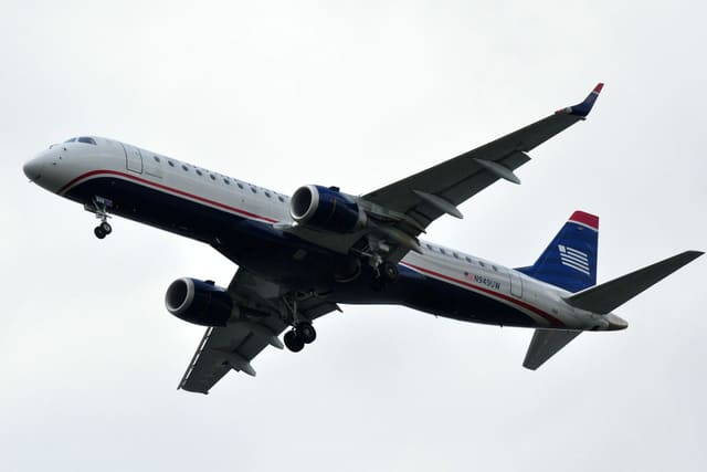 N949UW - Twin-engine aircraft