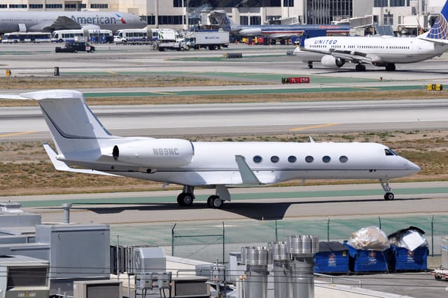 N89NC - Business jet