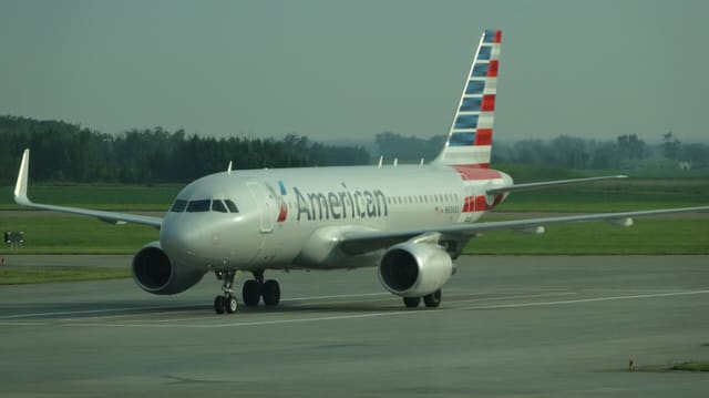 N93003 - Twin-engine aircraft