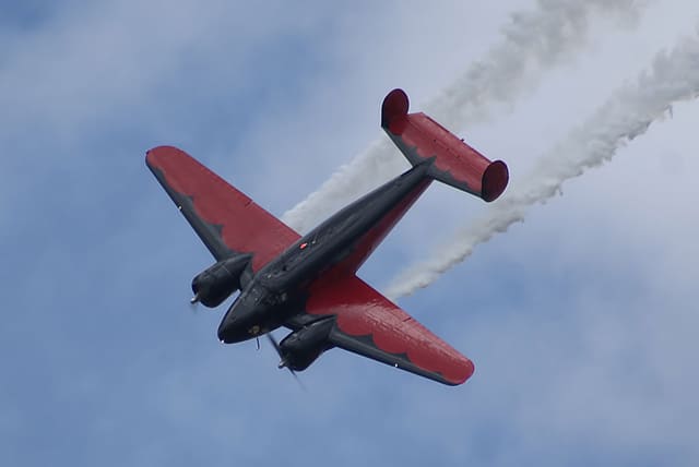 N9109R - Twin-engine aircraft