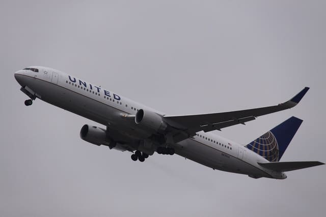 N670UA - Boeing