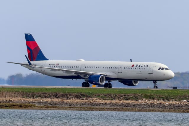 N372DN - Airbus