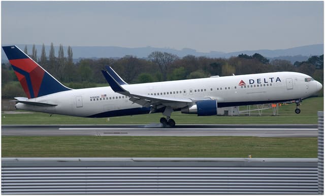 N188DN - Twin-engine aircraft