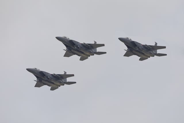  - Twin-engine aircraft