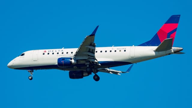 N872RW - Embraer