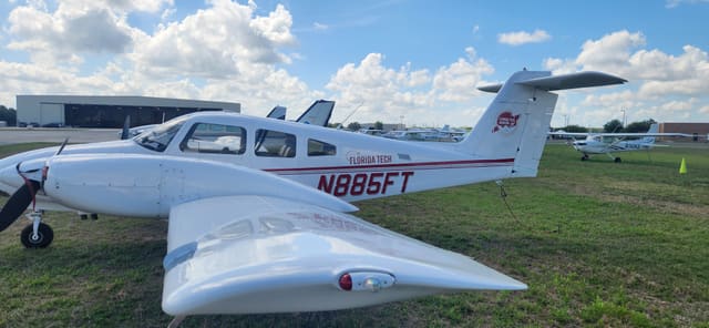 N885FT - Piper PA-44-180 Seminole