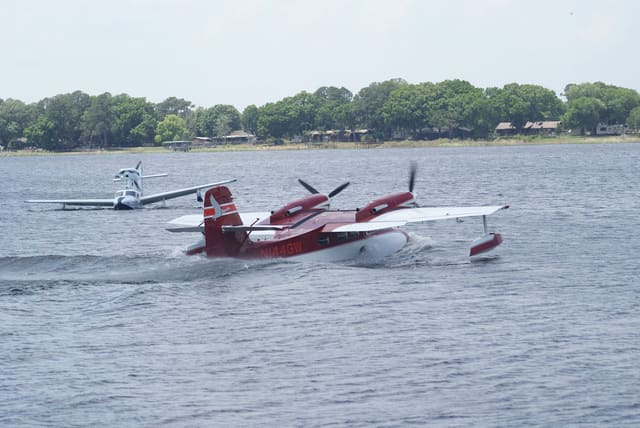 N144GW - Twin-engine aircraft
