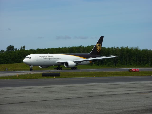 N340UP - Boeing