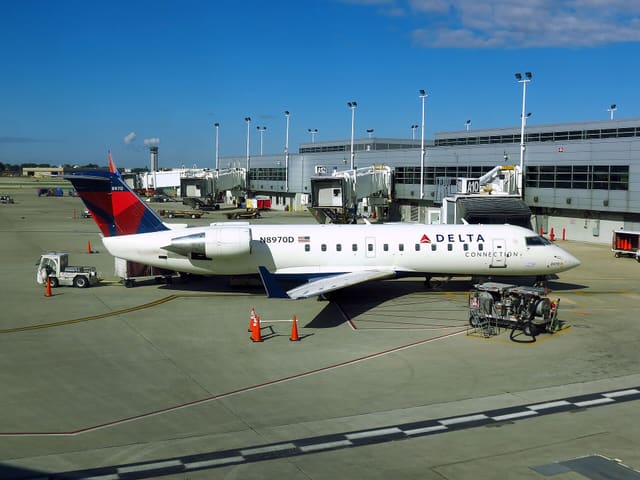 N8970D - Twin-engine aircraft