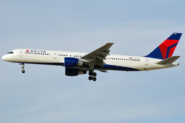 N693DL - Boeing