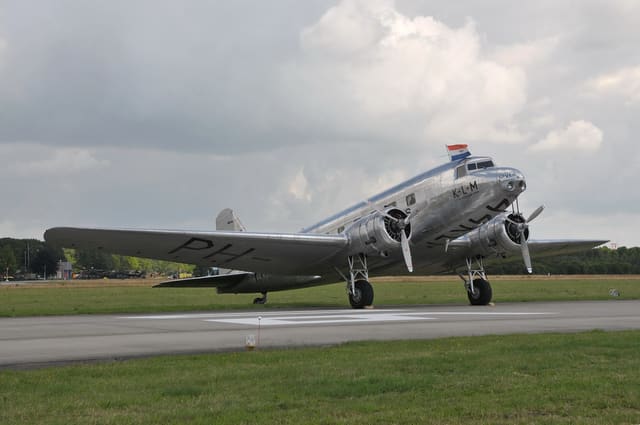  - Twin-engine aircraft