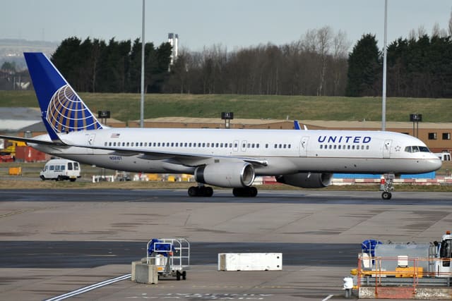 N58101 - Twin-engine aircraft