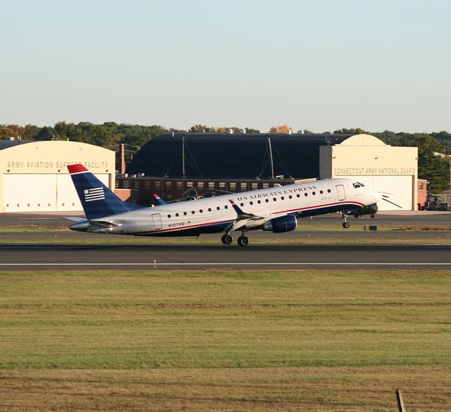 N107HQ — Twin-engine aircraft