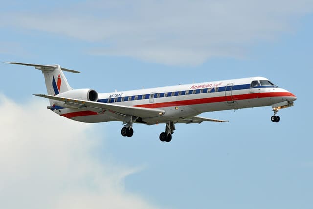 N678AE - Embraer
