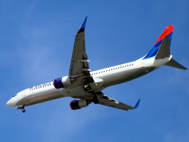 N3747D - Twin-engine aircraft